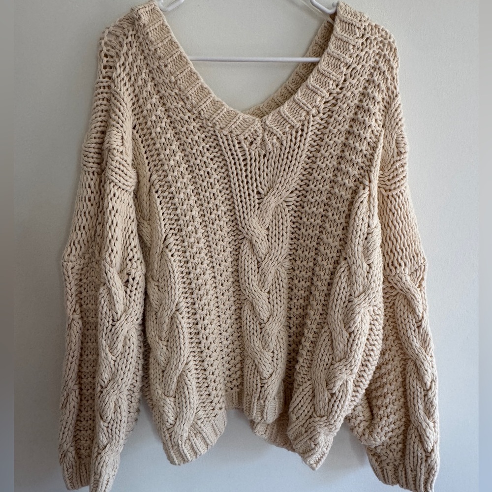 V-Neck Cable Knit Sweater - Beige Neutral